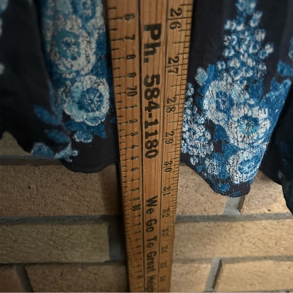 Free People Speak Easy Bell Sleeve Floral V Neck Tunic Top Women’s Size M - Picture 7 of 8